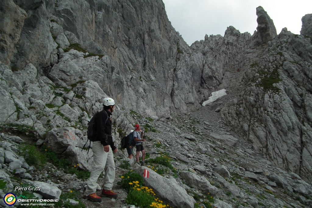 74 Dal canalino al canalone-ghiaione.JPG